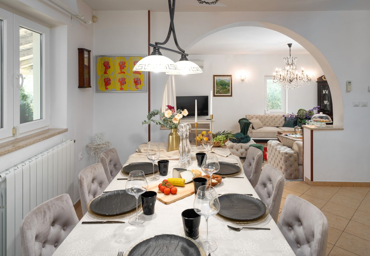 Вилла на Porec - Villa Duga in Poreč for 12 people with sea view & only 1,2 km from beach