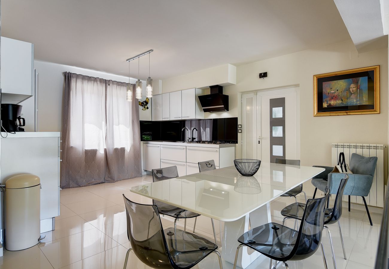 Вилла на Pula - Villa Contessa Del Mar in Pula for 7 people only 200 meters from the beach & pet friendly