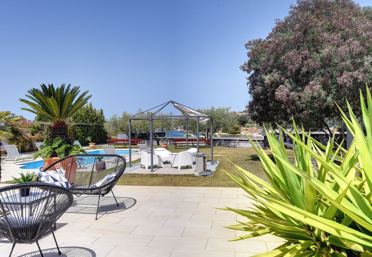 Вилла на Pula - Villa Contessa Del Mar in Pula for 7 people only 200 meters from the beach & pet friendly