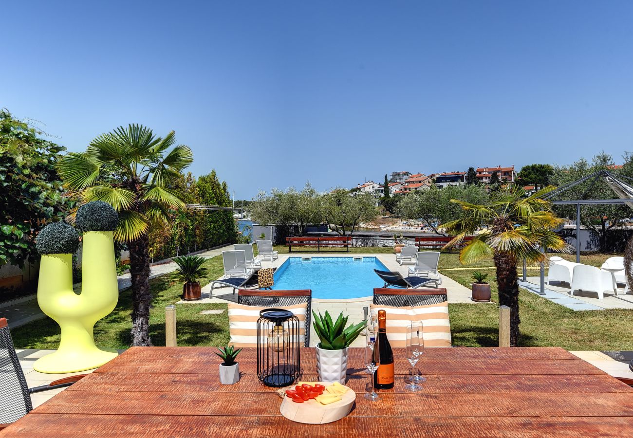 Вилла на Pula - Villa Contessa Del Mar in Pula for 7 people only 200 meters from the beach & pet friendly