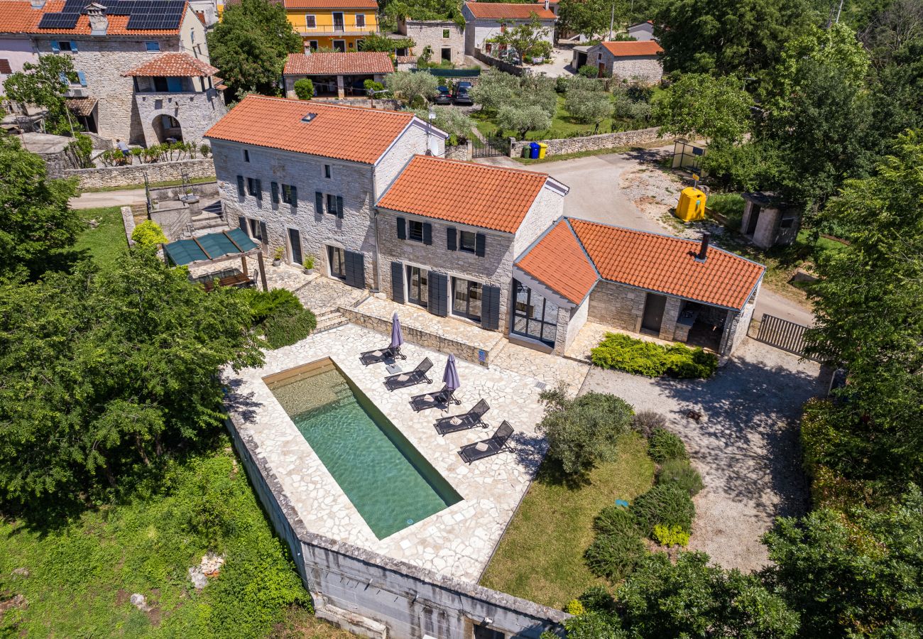 Вилла на Butkovici - Casa 42 pet friendly for 9 people in Central Istria with salt - water pool