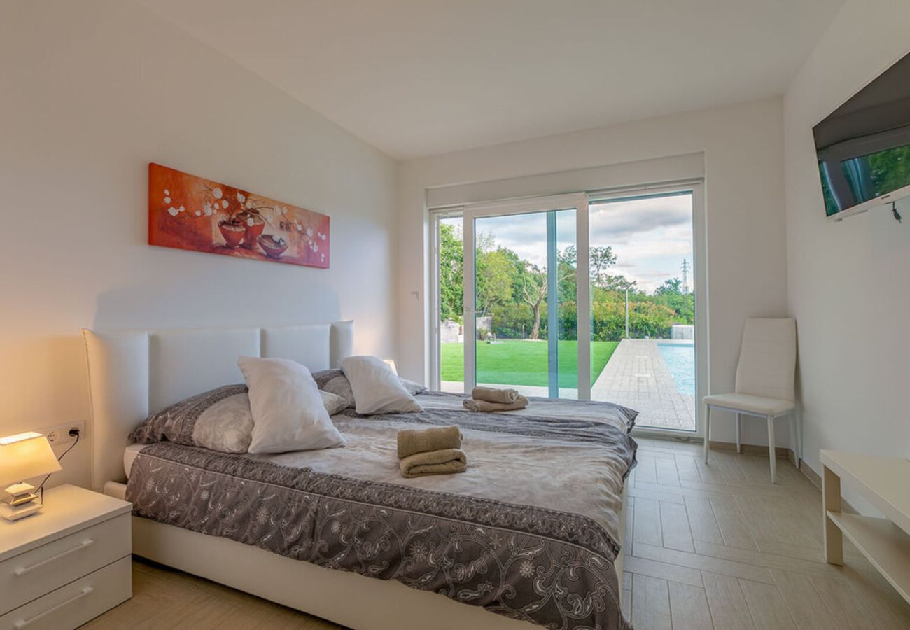 Вилла на Svetvincenat - Villa Vita in Central Istria - Ground Floor Villa for 6 People with Heated Pool 