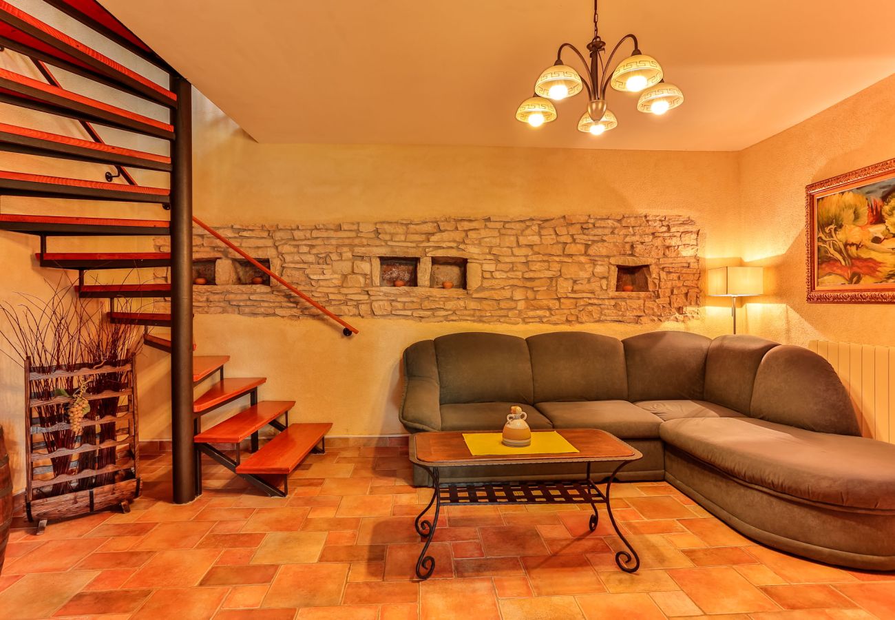 Вилла на Sveti Kirin - House Edera in Central Istria for 6 people with large garden and salt - water private pool