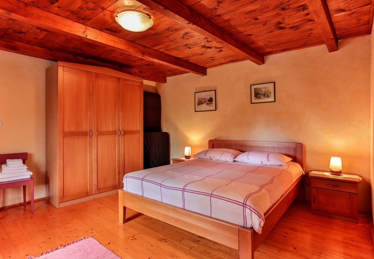 Вилла на Sveti Kirin - House Edera in Central Istria for 6 people with large garden and salt - water private pool