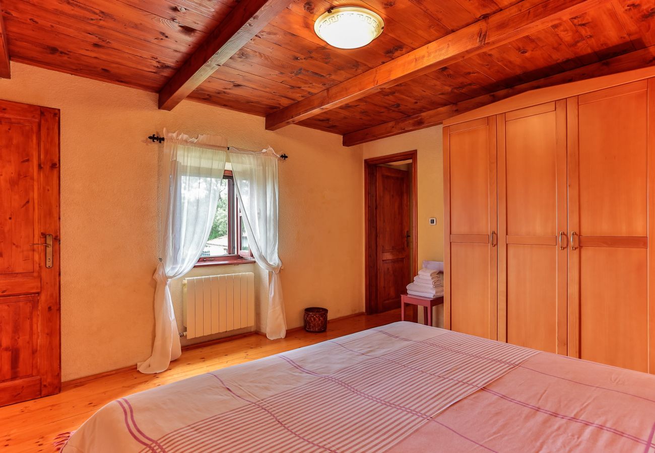 Вилла на Sveti Kirin - House Edera in Central Istria for 6 people with large garden and salt - water private pool