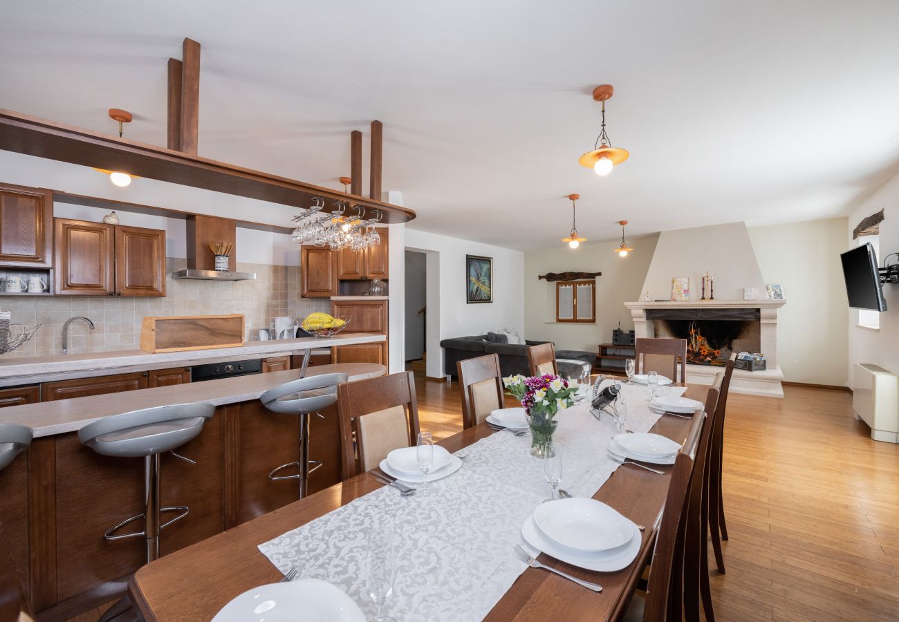 Вилла на Buzet - Villa Denis Village in Central Istria for 28 people pet friendly complex of 4 stone houses