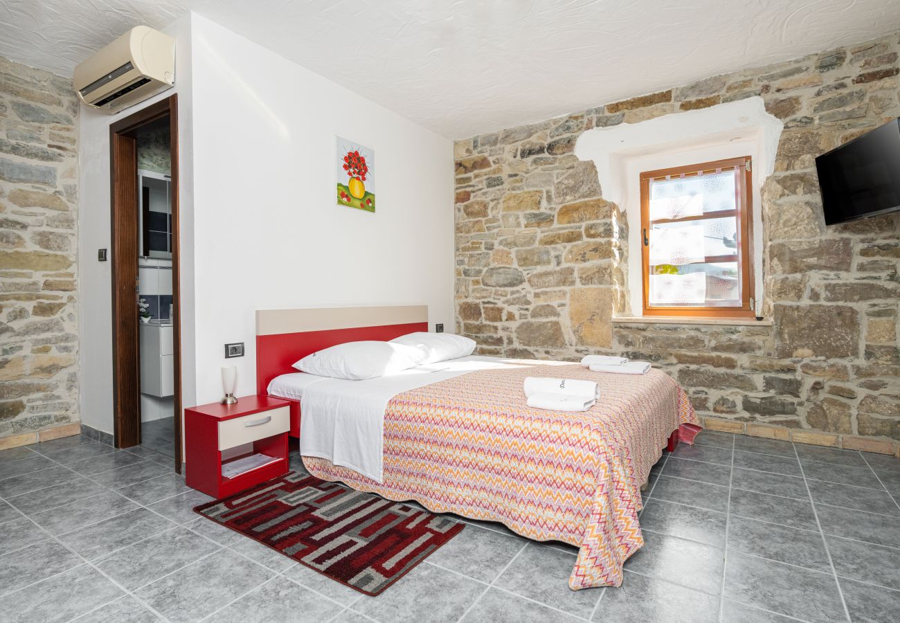 Вилла на Buzet - Villa Denis Village in Central Istria for 28 people pet friendly complex of 4 stone houses