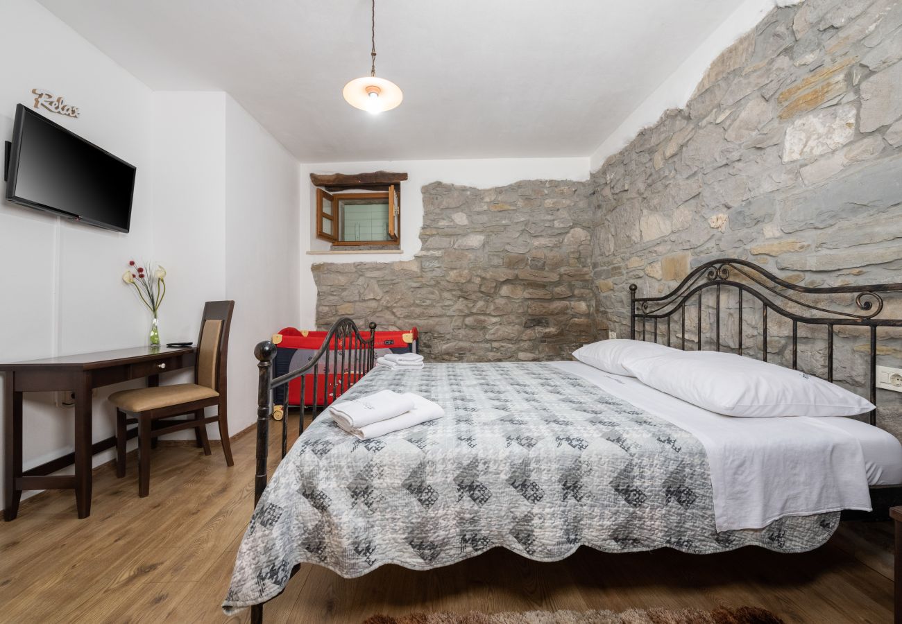 Вилла на Buzet - Villa Denis Village in Central Istria for 28 people pet friendly complex of 4 stone houses