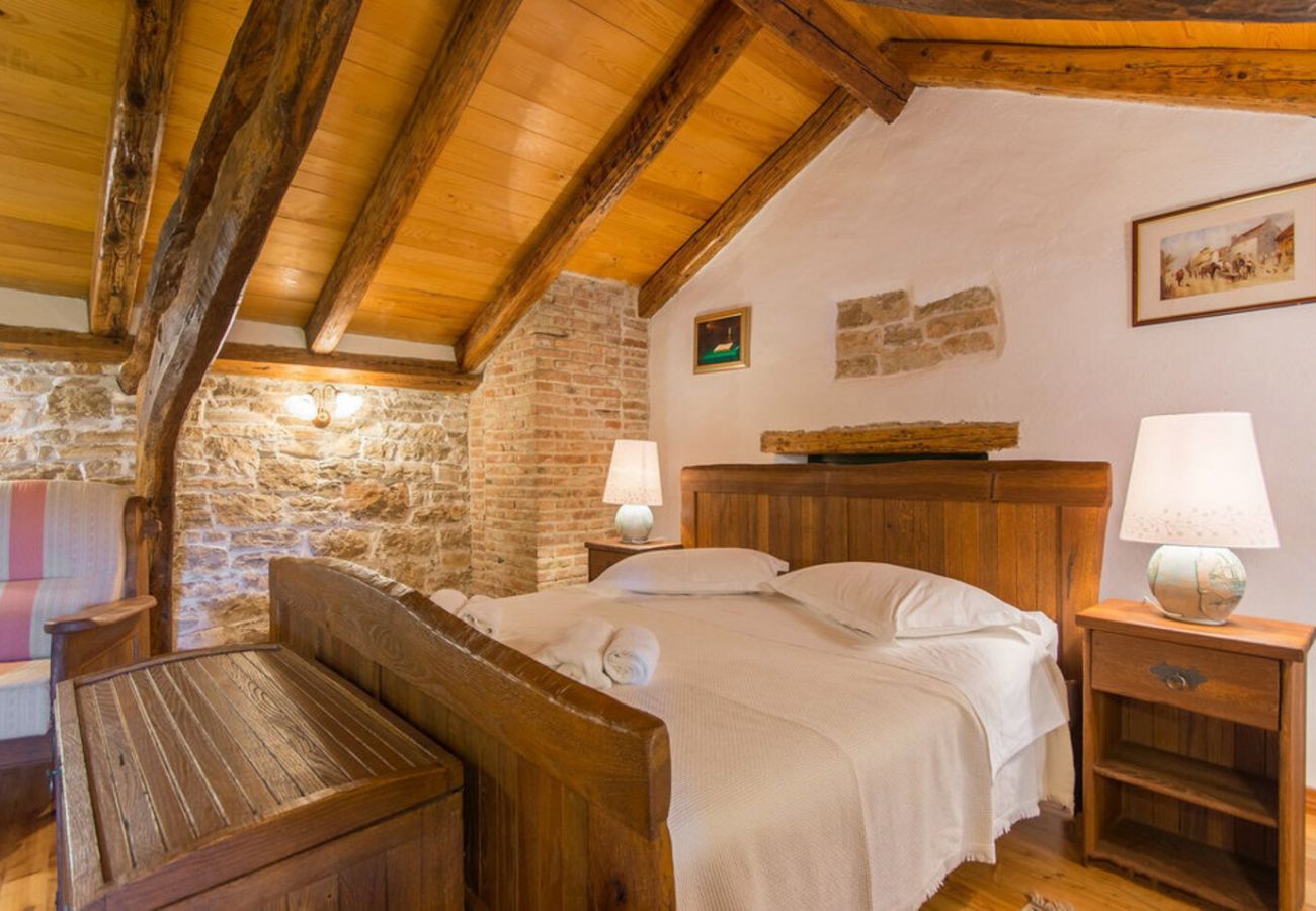 Вилла на Mrgani - Villa Captain Morgan for 8 people in Central Istria - pet friendly with private pool