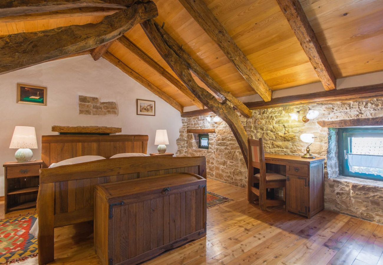 Вилла на Mrgani - Villa Captain Morgan for 8 people in Central Istria - pet friendly with private pool