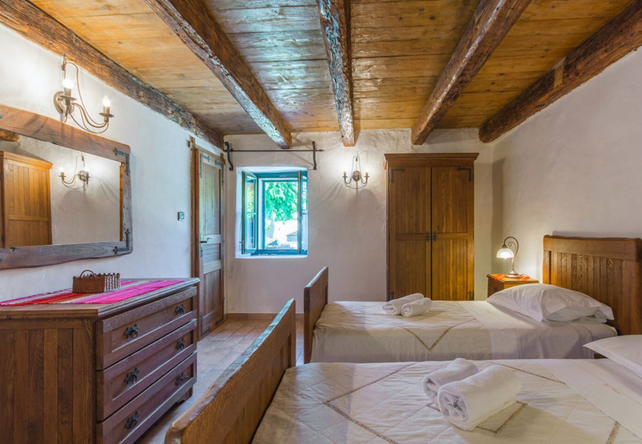 Вилла на Mrgani - Villa Captain Morgan for 8 people in Central Istria - pet friendly with private pool