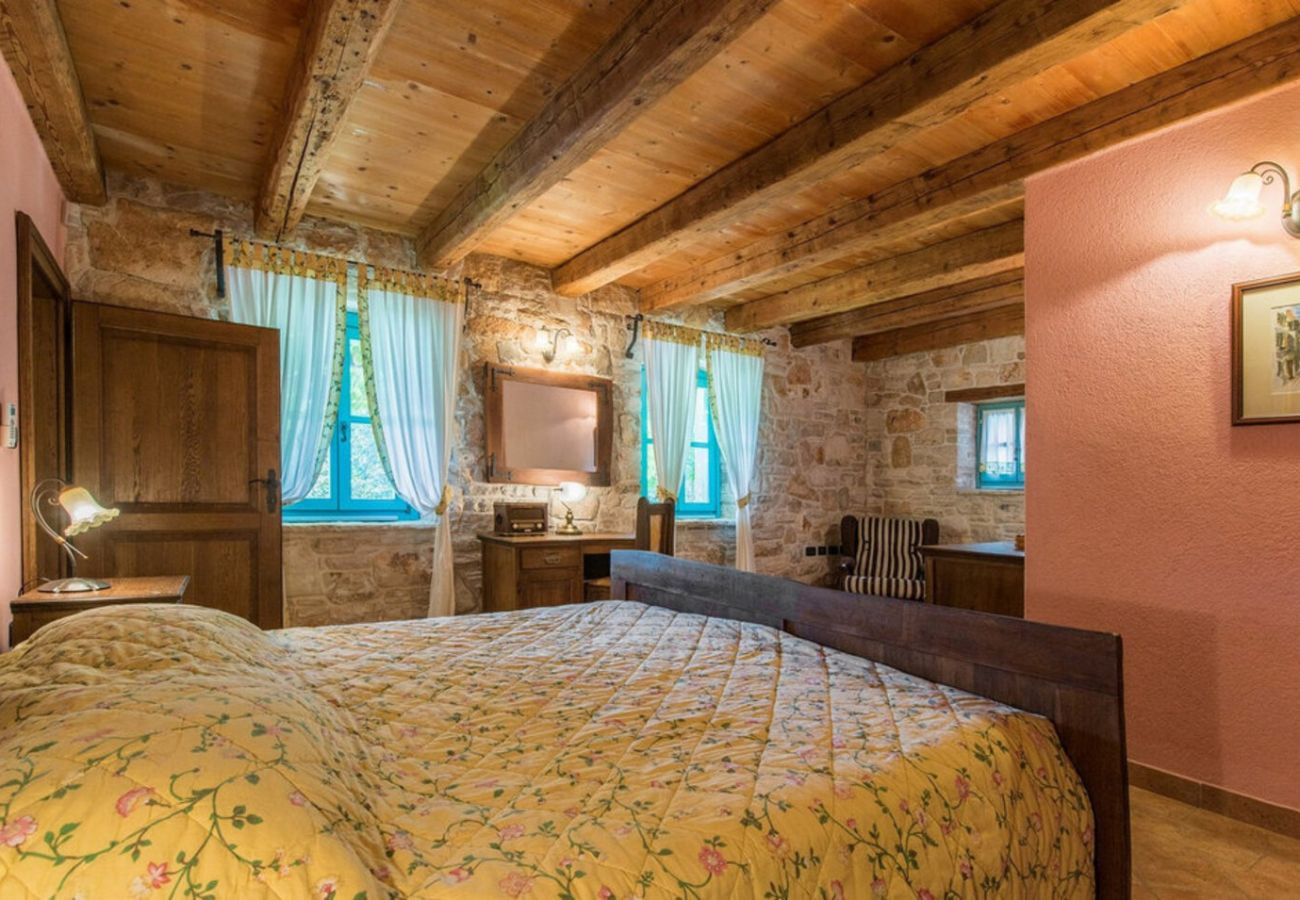 Вилла на Vižinada - Villa Giselle in Central Istria for 8 people with large garden & private pool - pet friendly