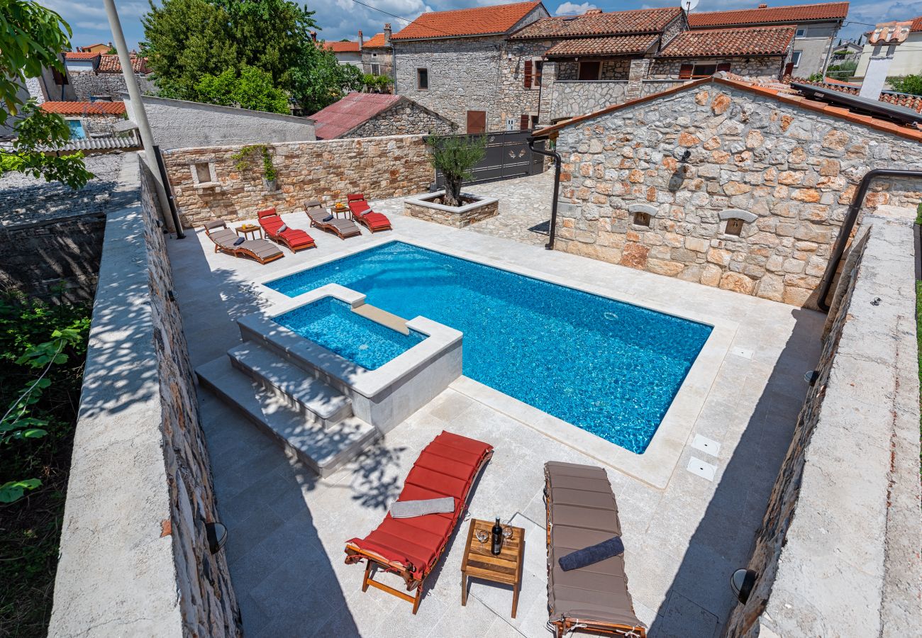 Вилла на Marcana - Villa Cassa di Roccia for 8 people in Central Istria - pet friendly with heated pool