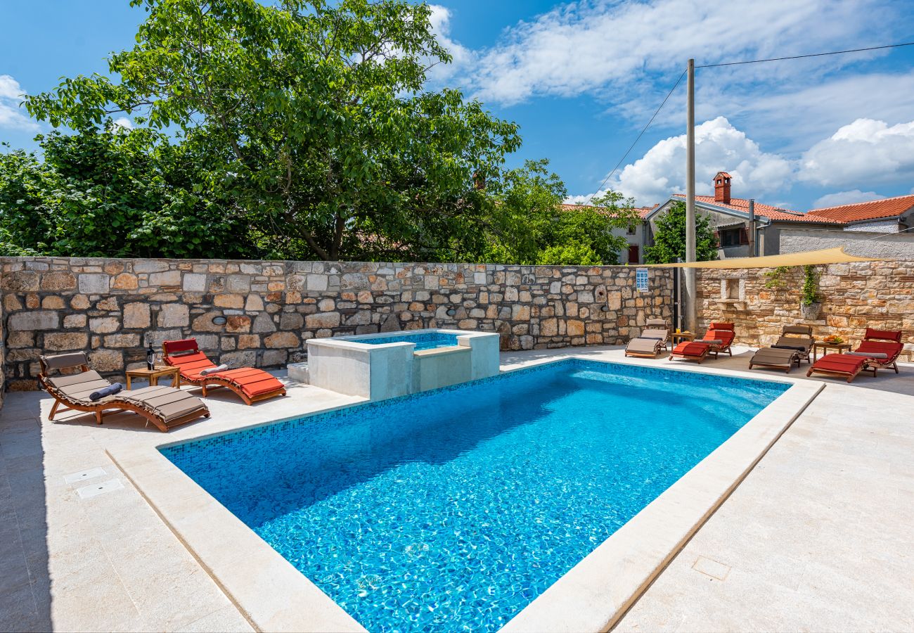 Вилла на Marcana - Villa Cassa di Roccia for 8 people in Central Istria - pet friendly with heated pool