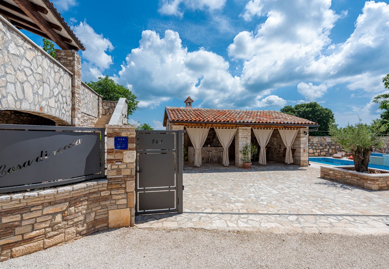 Вилла на Marcana - Villa Cassa di Roccia for 8 people in Central Istria - pet friendly with heated pool