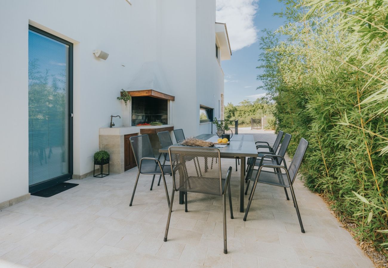 Вилла на Višnjan - Villa Aria Višnjan in Central Istria for 12 people - pet friendly with wellness & sea view