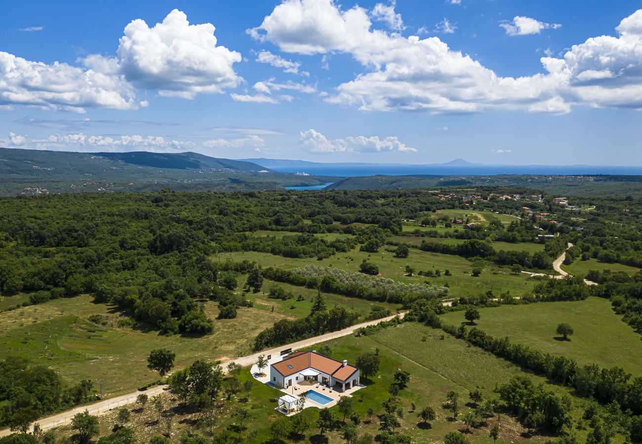 Вилла на Hrboki - Villa Radola Residence only 3 km from beach for 6 people with private pool & large garden