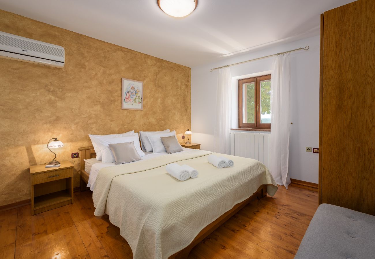 Вилла на Zamaski Dol - Villa Zamask for 7 people in Central Istria with jacuzzi & sauna