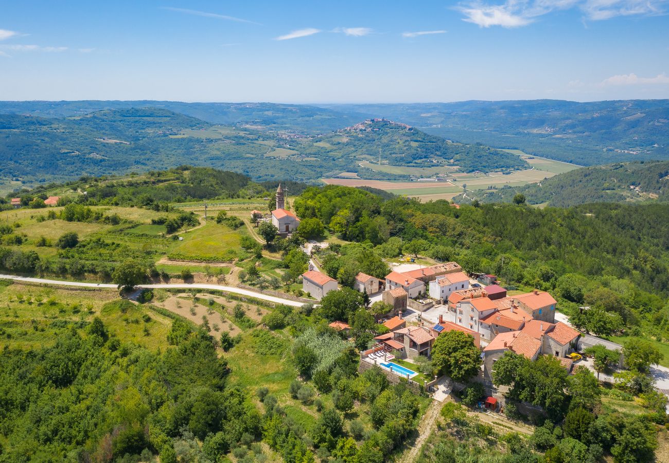 Вилла на Zamaski Dol - Villa Zamask for 7 people in Central Istria with jacuzzi & sauna