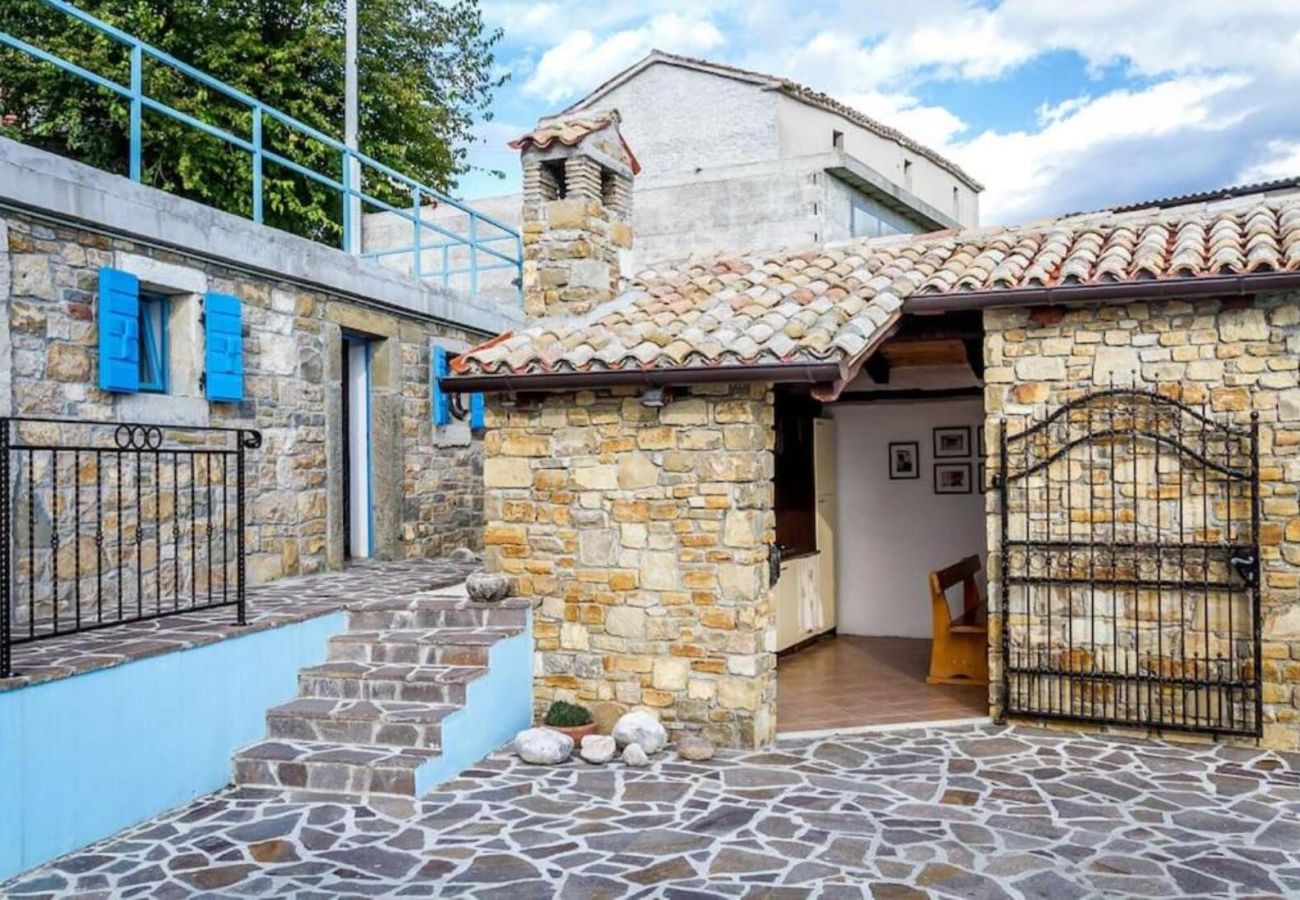 Вилла на Krušvari - Villa Viera for 12 people in Central Istria with private pool & pet friendly