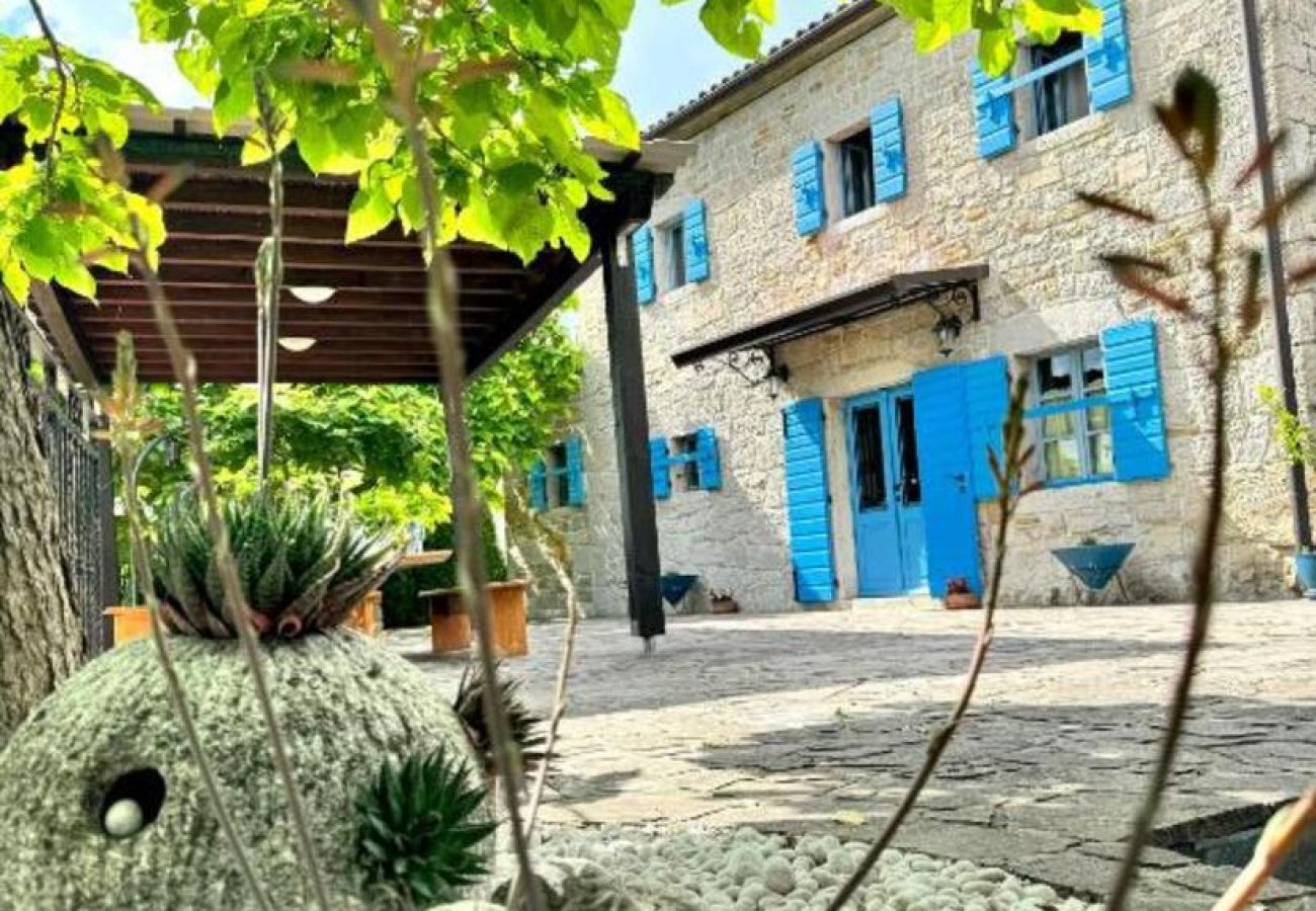 Вилла на Krušvari - Villa Viera for 12 people in Central Istria with private pool & pet friendly