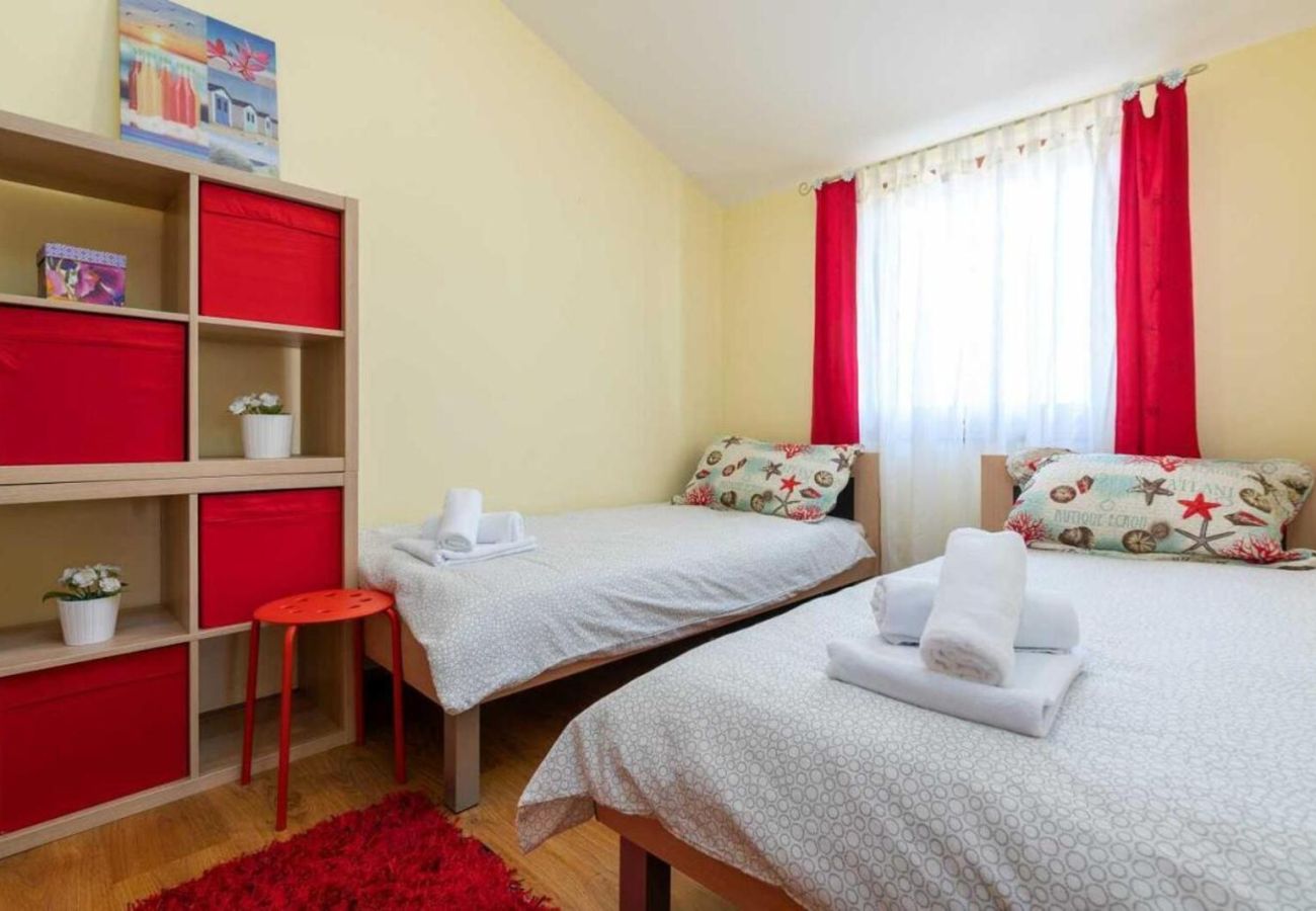 Вилла на Porec - Villa Mia & Iva for 6 people near Poreč with private pool and pet friendly