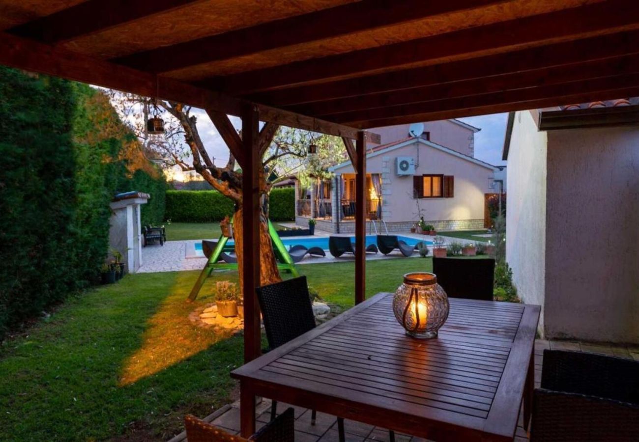 Вилла на Porec - Villa Mia & Iva for 6 people near Poreč with private pool and pet friendly